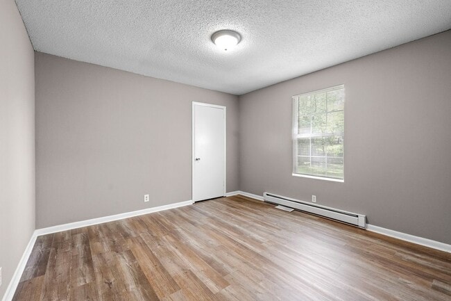 Building Photo - 3 Bedroom Pet Friendly Home For Rent Close To Post!