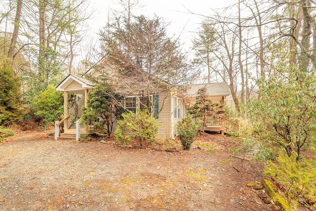 Primary Photo - 172 Moffitt Rd