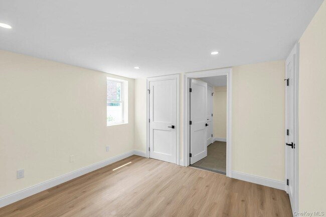 Building Photo - 69 Edgewood Rd