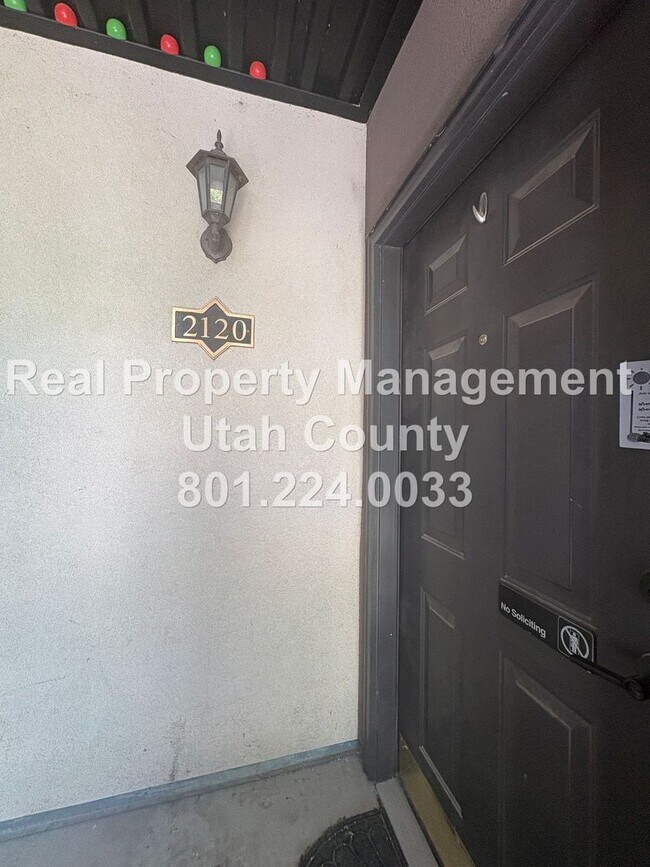 Building Photo - Half Off First Months Rent! Condo in Saratoga Springs