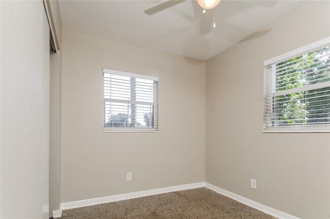 Building Photo - 4601 W Paxton Ave