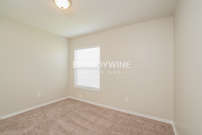 Building Photo - 3159 Wavering Ln