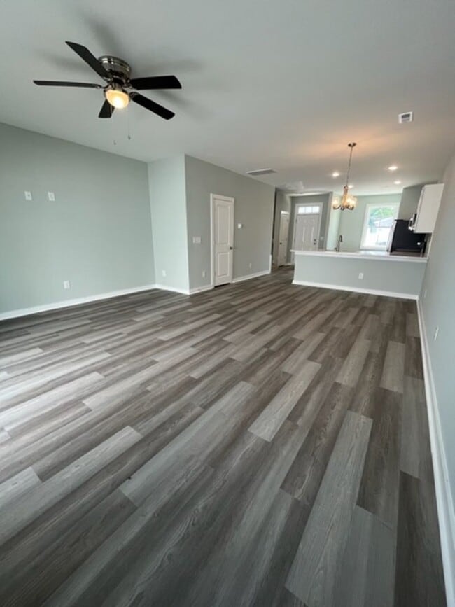 Building Photo - BEAUTIFUL! 2 Bedroom with Flex Space Townh...