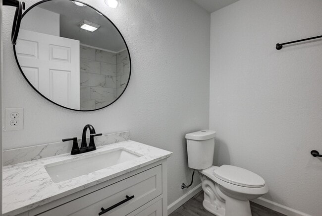 Building Photo - 2123 S Porter Ave