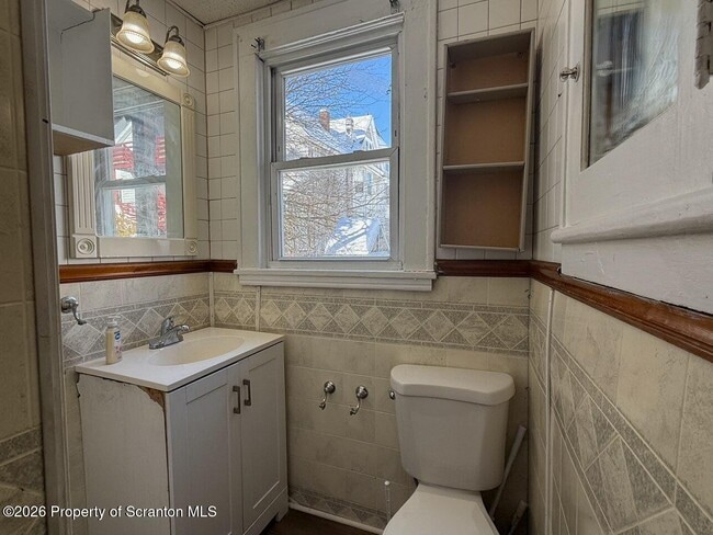 Building Photo - 83 S Empire St