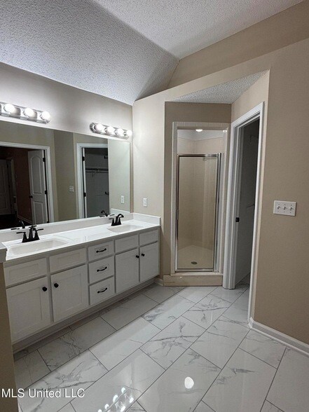 Building Photo - 1705 Cedar Lake Cove