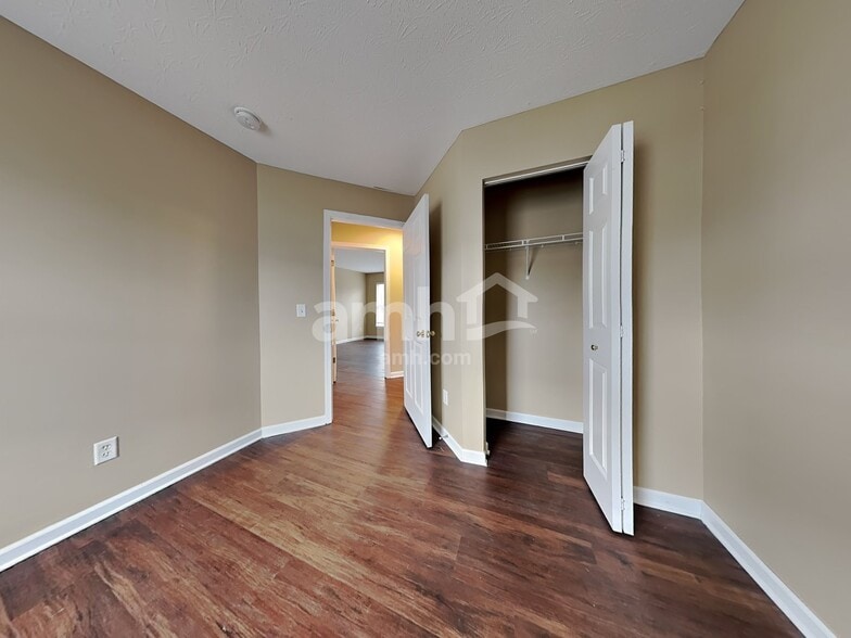 Building Photo - 15 Woodsong Ct