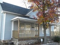Building Photo - Cute, 2 Bedroom Bungalow in historic East ...