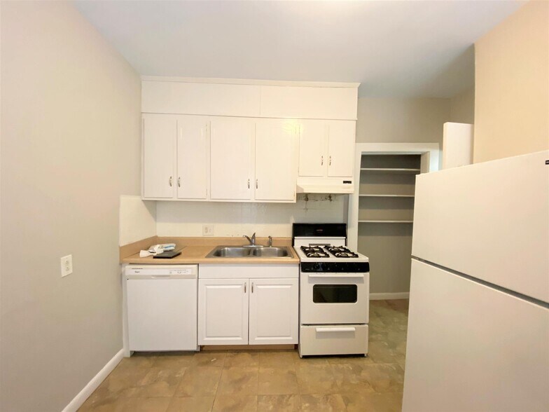 Building Photo - 7 Elmer St