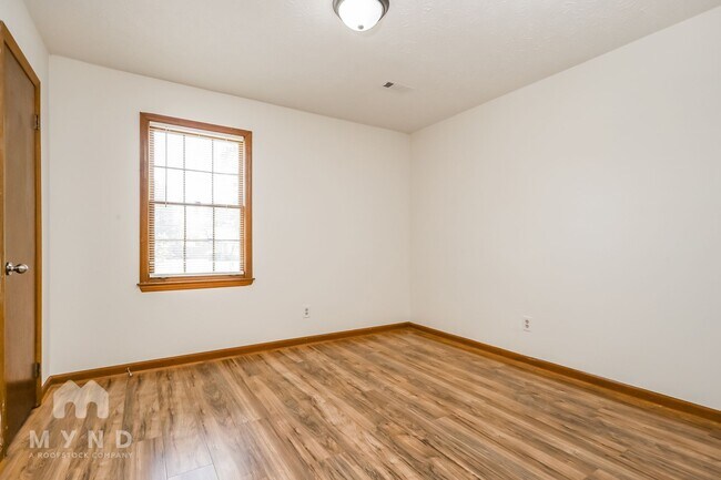 Building Photo - 608 Creekwood Ct SE