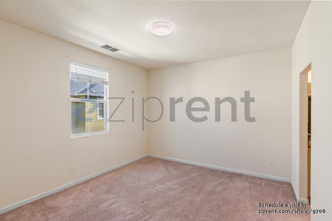 Building Photo - 1505 Coyote Creek Way