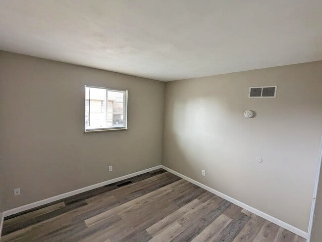 Building Photo - 709 Ganim Dr