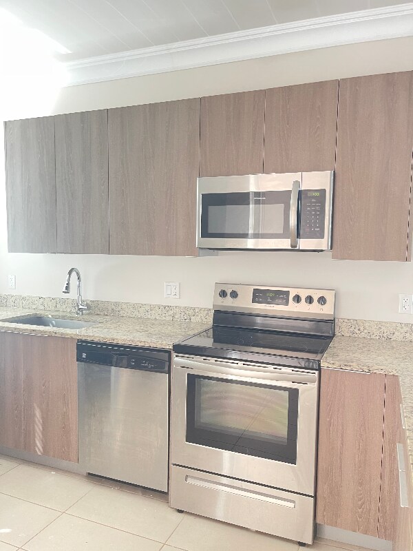 Building Photo - 515 NE 121st St