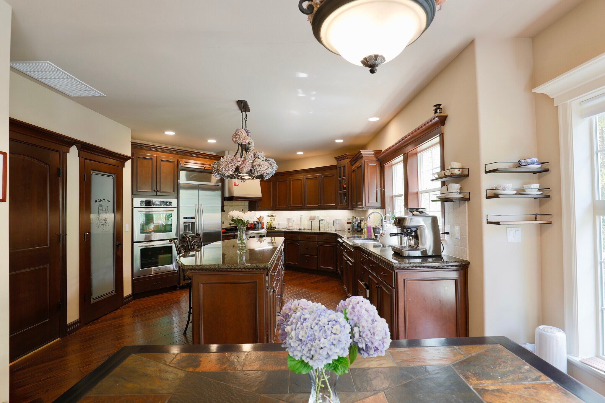 Building Photo - 12323 NE 102nd Ln