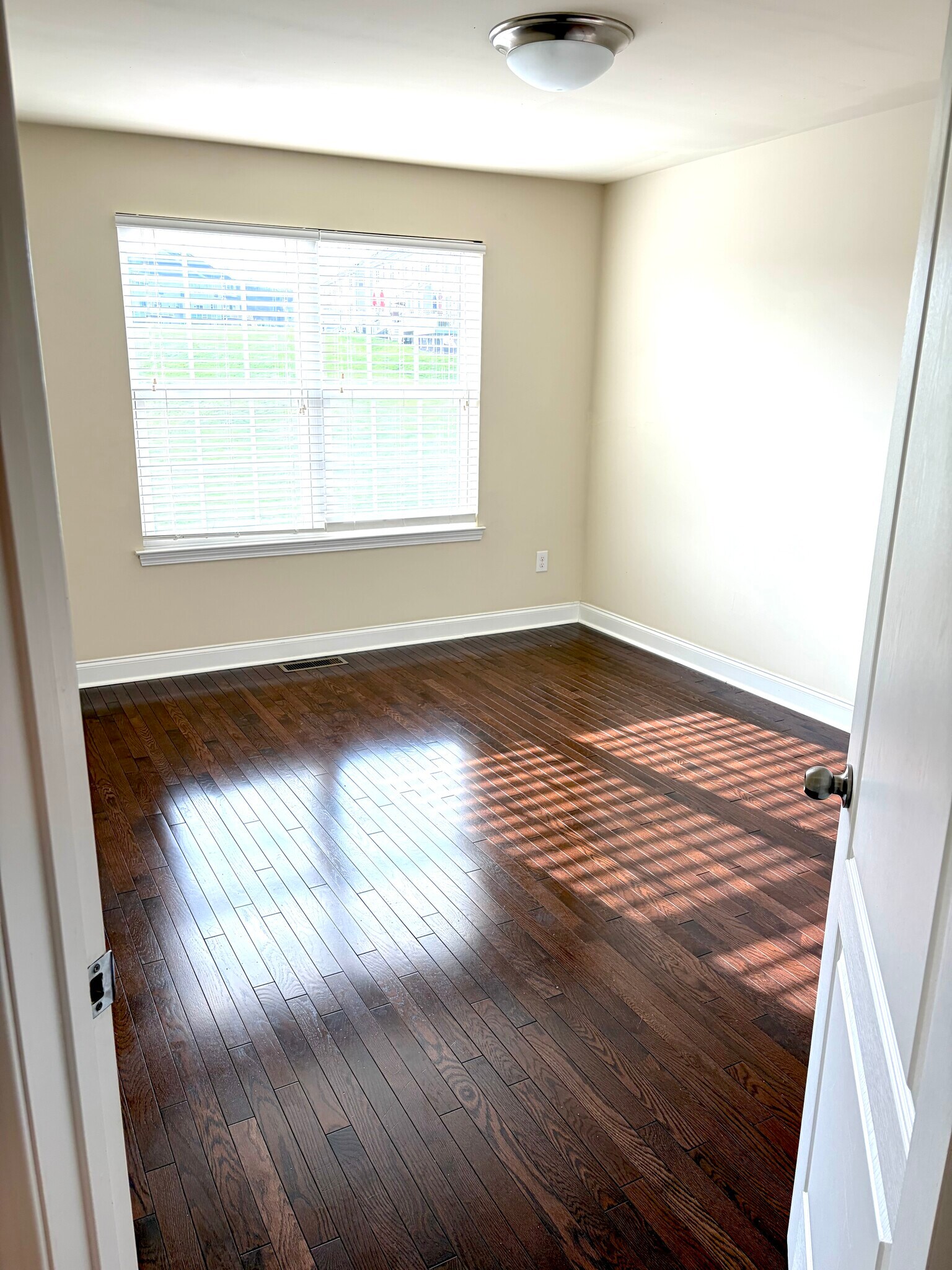 Building Photo - 6137 Valley Forge Dr