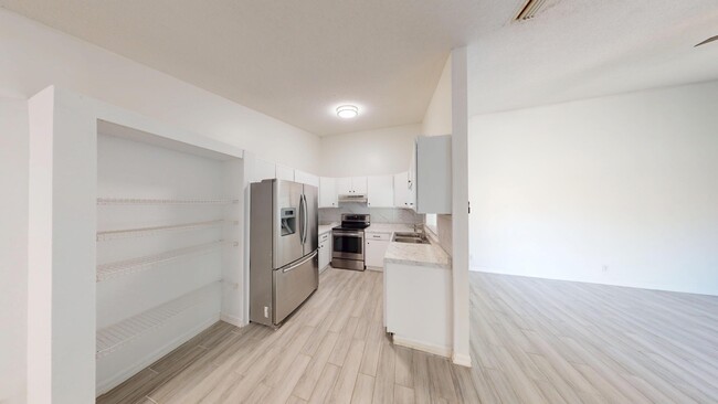 Building Photo - 13789 Bottlebrush Ct