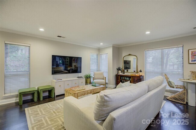 Building Photo - 2506 Cranbrook Ln