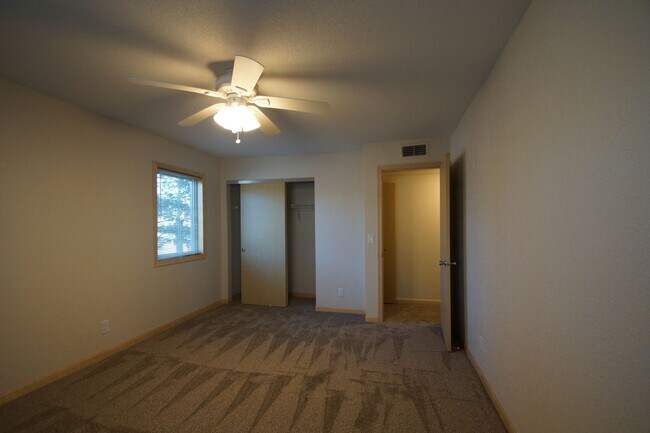 Building Photo - Modern Elegance Meets Comfort – Beautifully Renovated Two-Bedroom