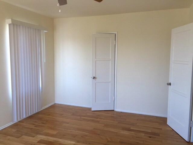 Building Photo - 327 N Mariposa Ave