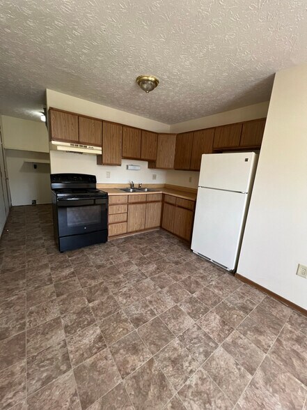 Building Photo - 3930 Deer Lake Way