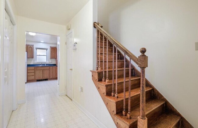 Building Photo - Charming Single Family for Lease