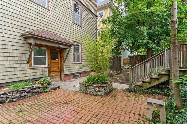 Building Photo - 159 Camp St