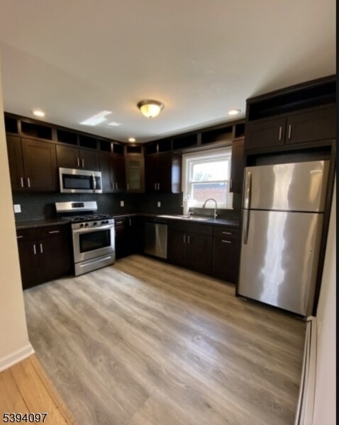 Building Photo - 97 Walnut St