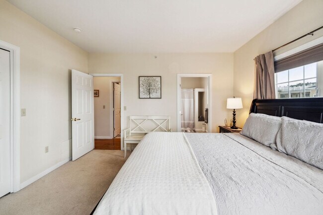 Building Photo - 15 K St