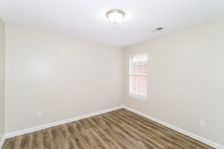 Building Photo - 1305 Jackson Pond Cir