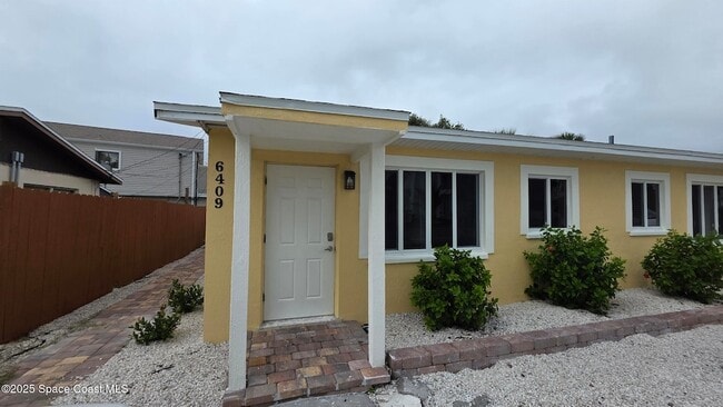Primary Photo - 6409 Ridgewood Ave