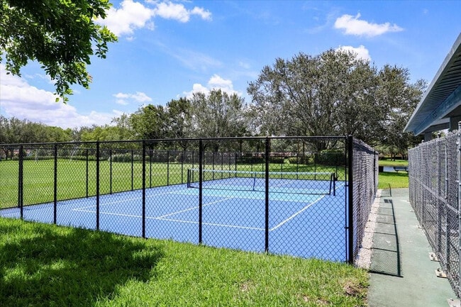 Building Photo - 1441 Cardinal Way