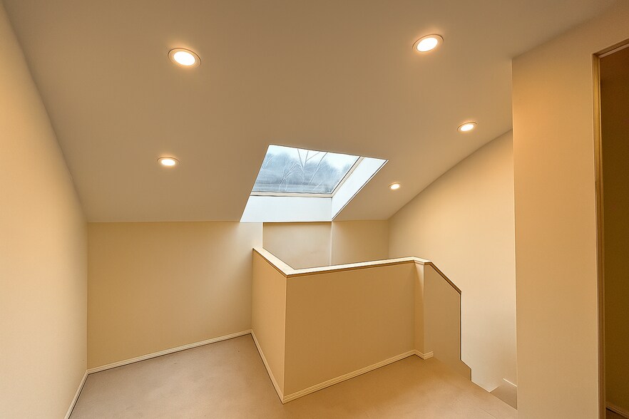 Building Photo - 914 Tyson St