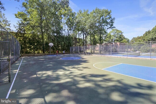 Building Photo - 3356 Woodburn Rd