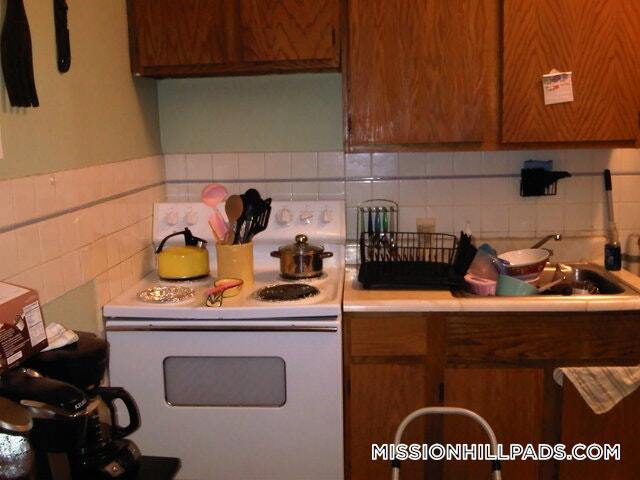 Building Photo - 883 Huntington Ave