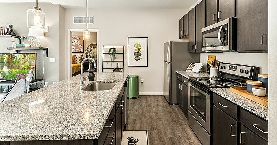 Kitchen-02-Stadium-Apartments-Fort-Collins-CO-12 - Stadium Apartments:  Off-Campus Student Ho...