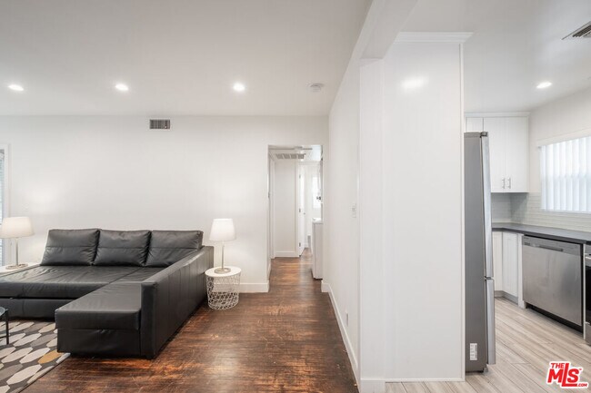 Building Photo - 1024 Maple St