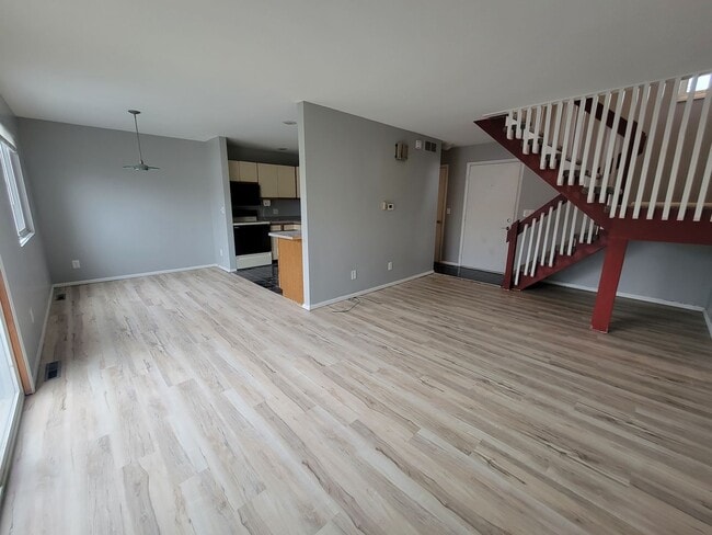 Building Photo - 2bed/1.5bath Condo near Robeson Elementary