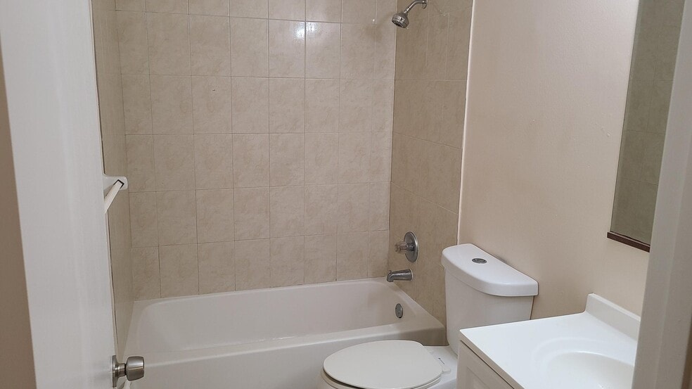 Building Photo - 1803 Wharf Ln