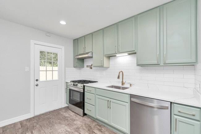 Building Photo - 1709 S Park