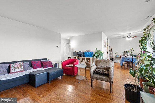 Building Photo - 7244 Donnell Pl