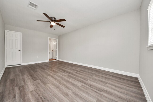 Building Photo - 4114 Fairgreen Ln