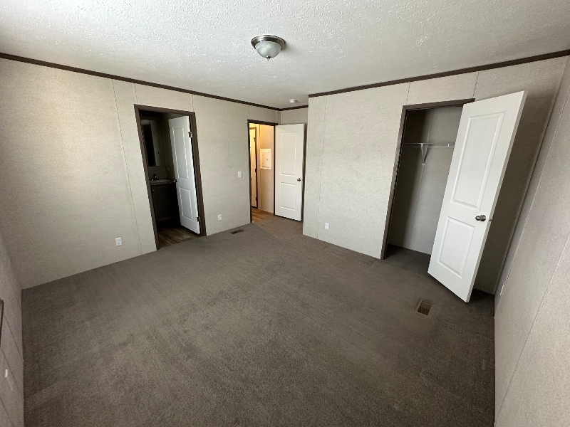 Building Photo - 14139 S Western Ave