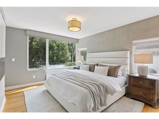 Building Photo - 3933 Zenith Ave S