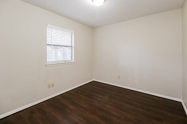 Building Photo - 12509 Ridgegate Rd