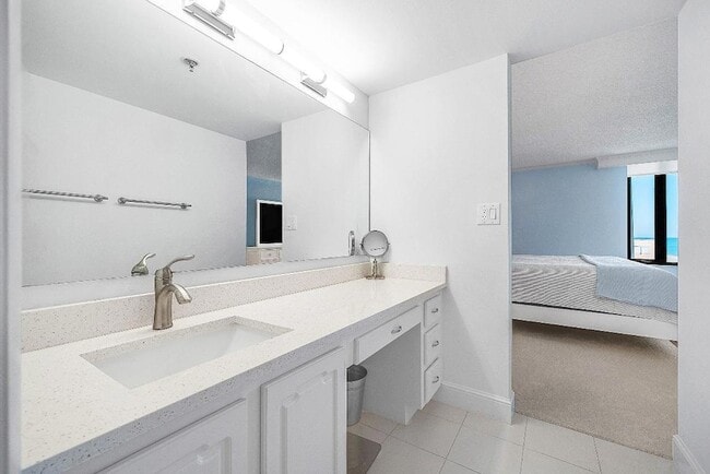 Building Photo - 3009 S Ocean Blvd