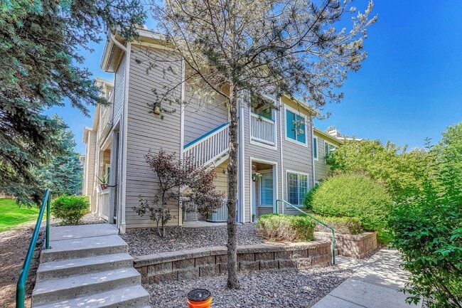 Building Photo - $2,050- 2-Bed, 2-Bath Condo in Highlands R...