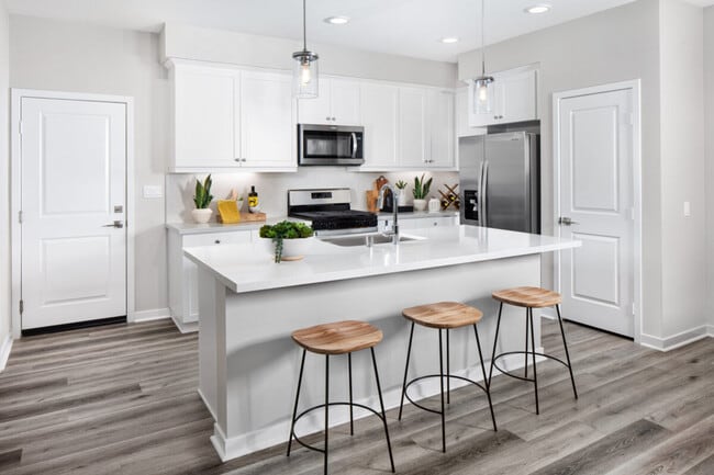 Building Photo - Tricon Rancho Canyon