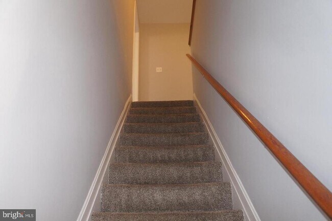Building Photo - 5814 Holly Springs Dr N