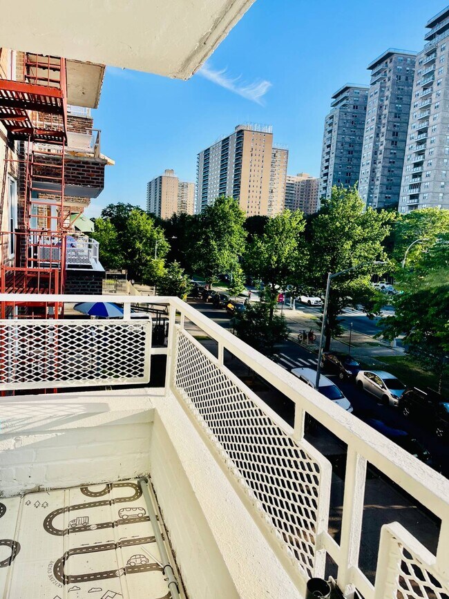 Building Photo - 2785 Ocean Pkwy