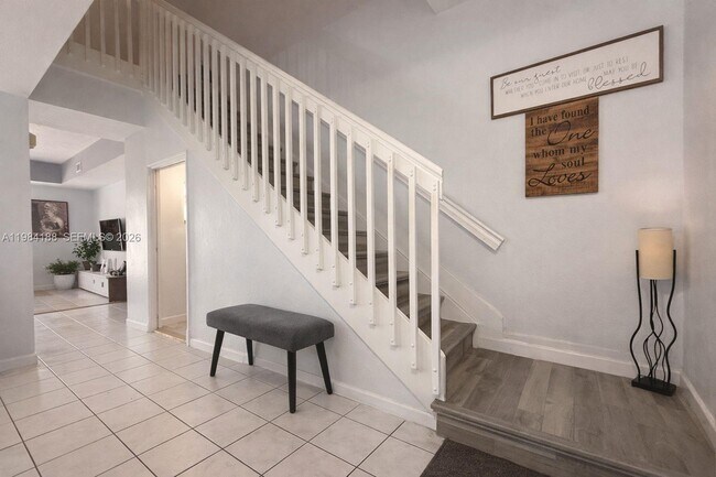 Building Photo - 10909 NW 43rd Ln